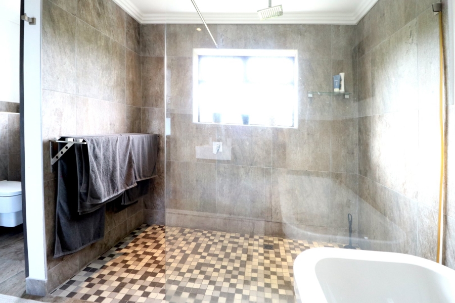 4 Bedroom Property for Sale in Seaview Eastern Cape